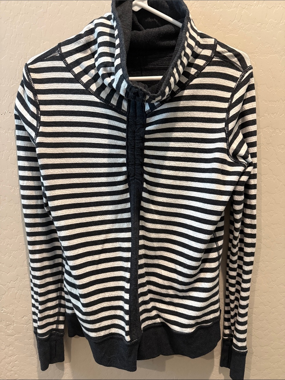 Lululemon sweatshirt